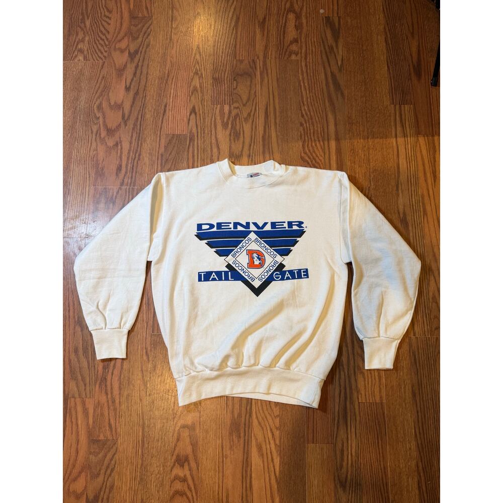 Denver Broncos White Tail Gate Crewneck Size Medium